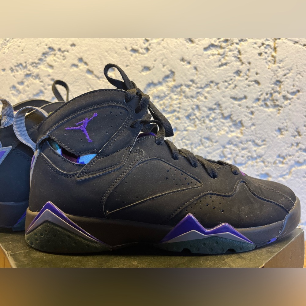 Sz 6Y Jordan Retro 7 Black / Field Purple Ray Allen PE